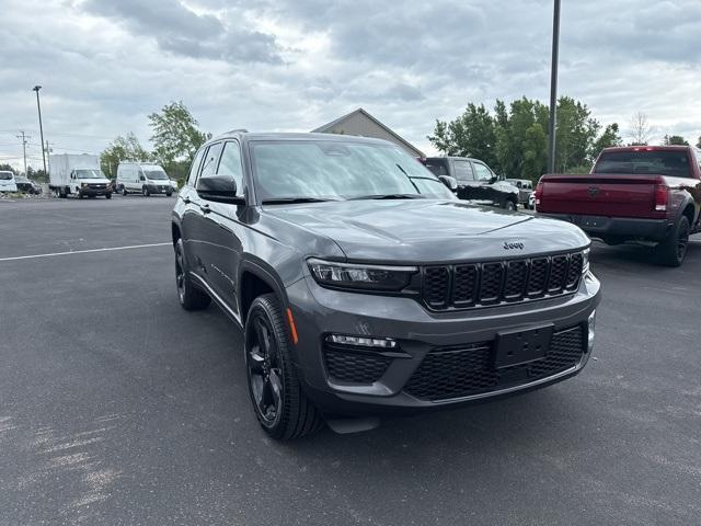 new 2025 Jeep Grand Cherokee car, priced at $48,957