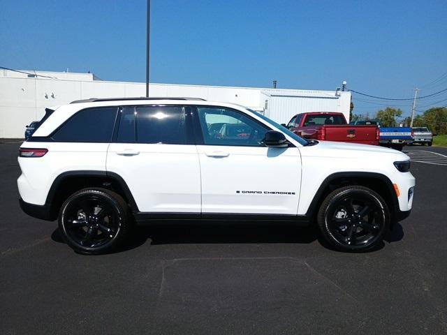 new 2024 Jeep Grand Cherokee car, priced at $48,166