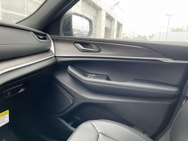 new 2025 Jeep Grand Cherokee car, priced at $41,120