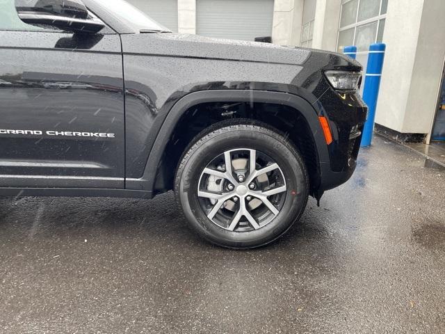 new 2025 Jeep Grand Cherokee car, priced at $41,120