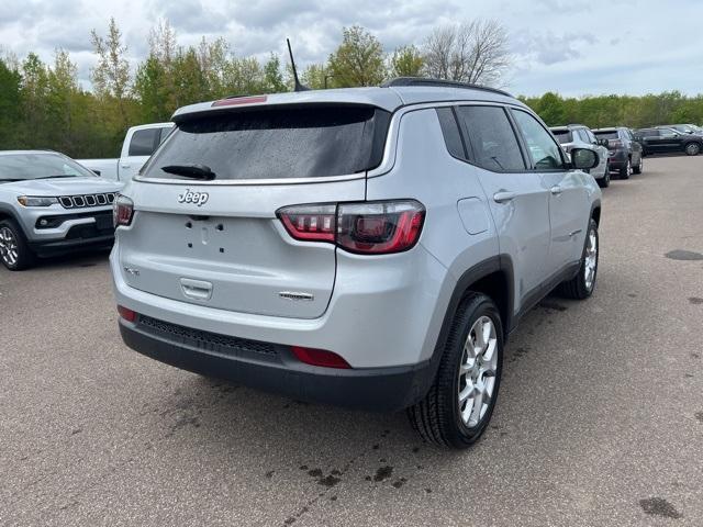 new 2024 Jeep Compass car, priced at $29,992