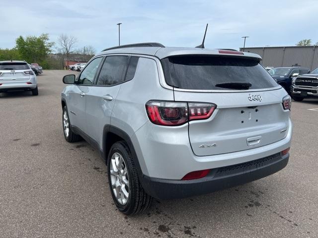 new 2024 Jeep Compass car, priced at $29,992