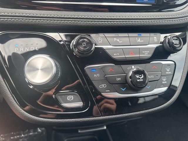 new 2025 Chrysler Pacifica car, priced at $41,747