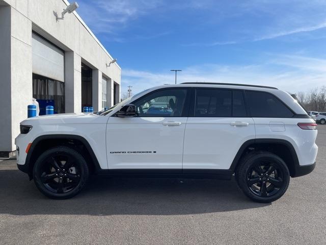 new 2025 Jeep Grand Cherokee car, priced at $52,287