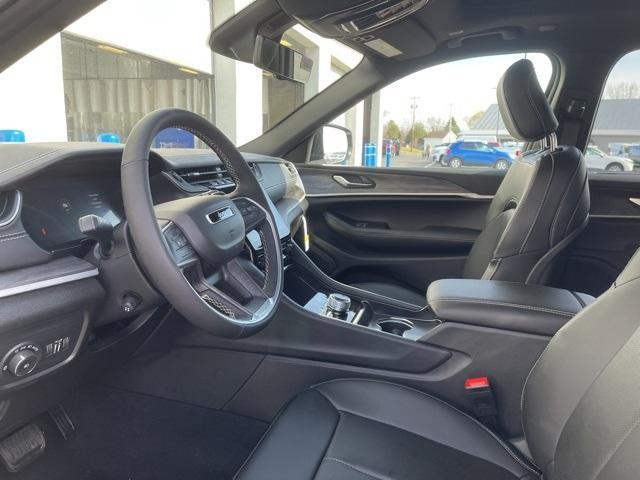 new 2025 Jeep Grand Cherokee car, priced at $52,287