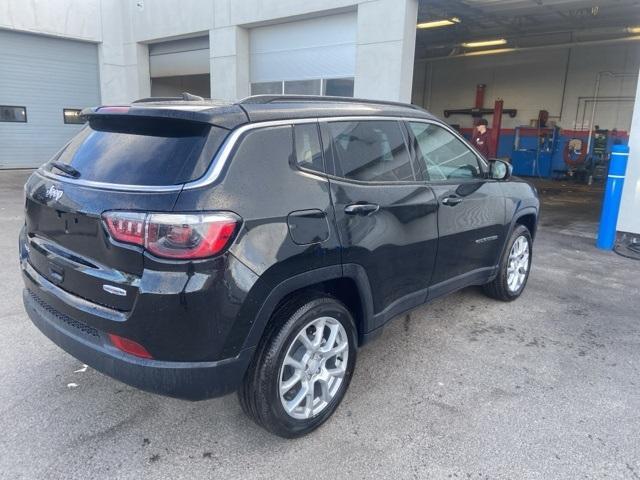 new 2024 Jeep Compass car, priced at $29,992