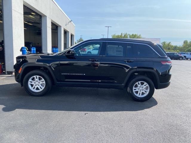 new 2024 Jeep Grand Cherokee car, priced at $39,909