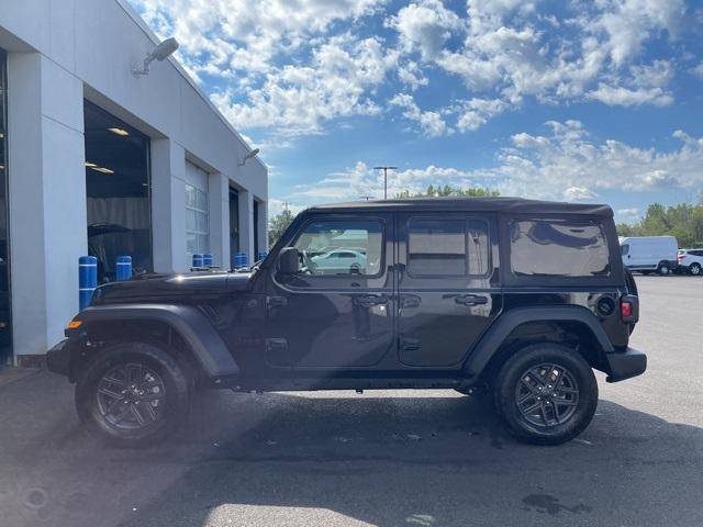 new 2025 Jeep Wrangler car, priced at $39,736