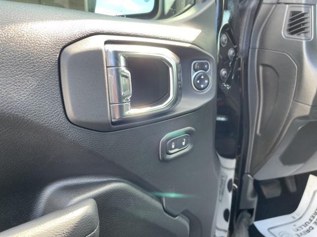 new 2025 Jeep Wrangler car, priced at $39,736