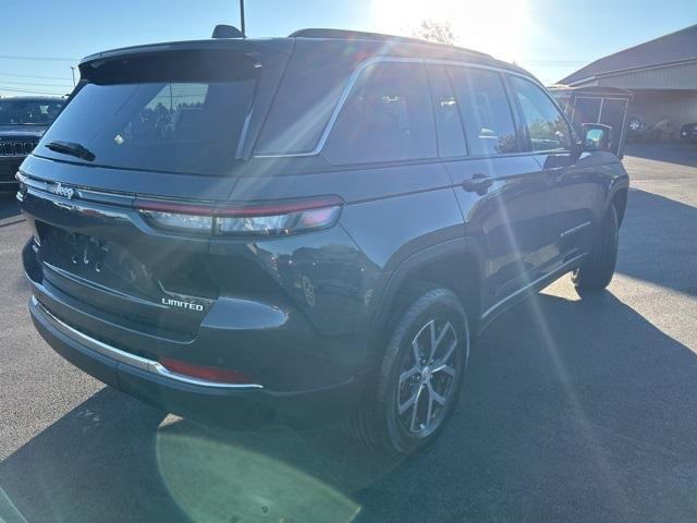 new 2025 Jeep Grand Cherokee car, priced at $43,383