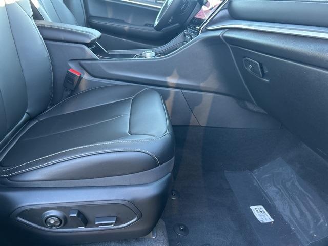 new 2025 Jeep Grand Cherokee car, priced at $43,383