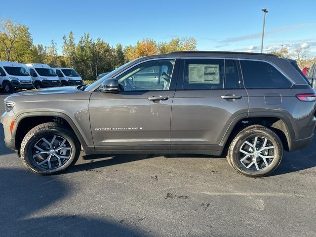 new 2025 Jeep Grand Cherokee car, priced at $43,383