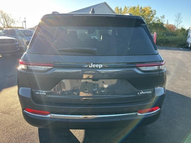 new 2025 Jeep Grand Cherokee car, priced at $43,383