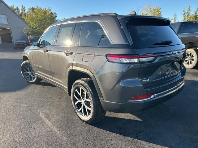 new 2025 Jeep Grand Cherokee car, priced at $43,383