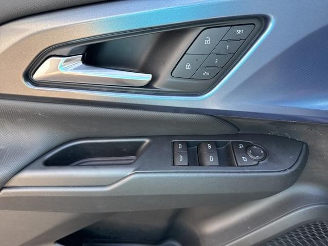 new 2025 Chevrolet Equinox EV car, priced at $43,935