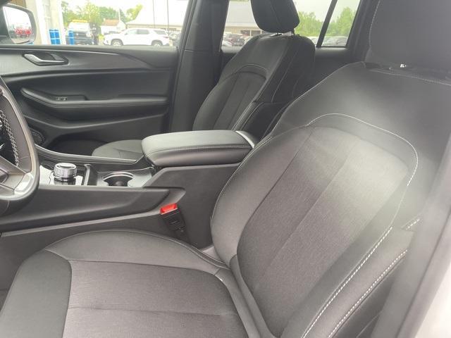 new 2025 Jeep Grand Cherokee car, priced at $40,643