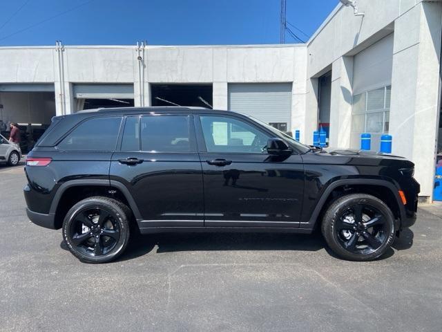 new 2024 Jeep Grand Cherokee car, priced at $43,897