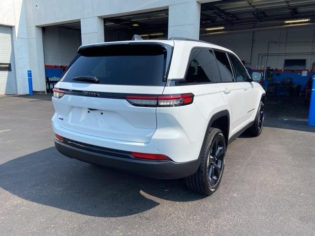 new 2024 Jeep Grand Cherokee car, priced at $43,361