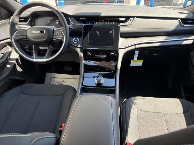 new 2025 Jeep Grand Cherokee car, priced at $40,926