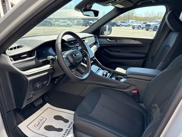 new 2025 Jeep Grand Cherokee car, priced at $40,926