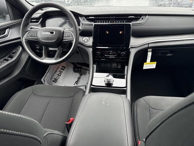 new 2025 Jeep Grand Cherokee car, priced at $43,575
