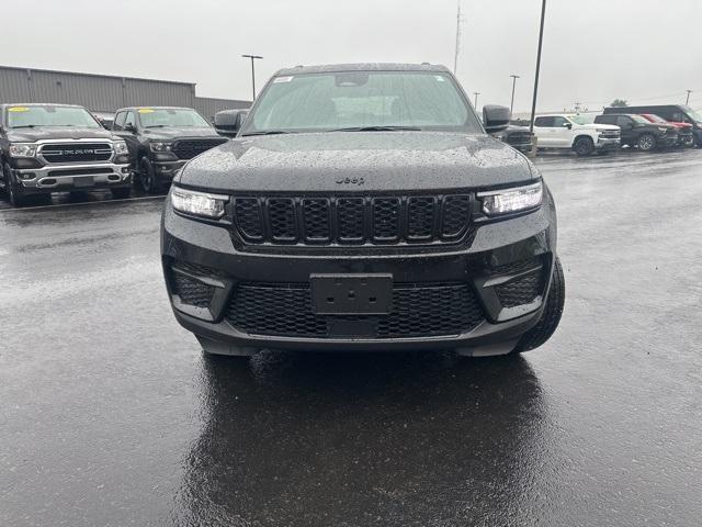 new 2025 Jeep Grand Cherokee car, priced at $42,400
