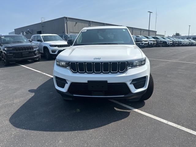 new 2025 Jeep Grand Cherokee car, priced at $40,643