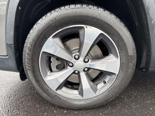 used 2019 Jeep Cherokee car, priced at $18,785