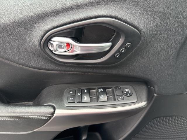 used 2019 Jeep Cherokee car, priced at $18,785