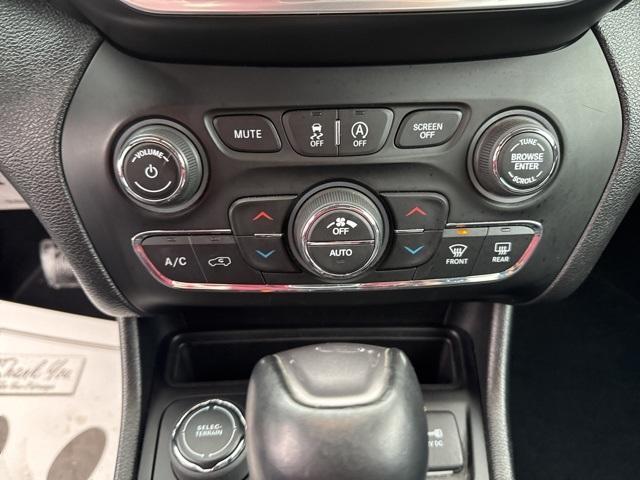 used 2019 Jeep Cherokee car, priced at $18,785