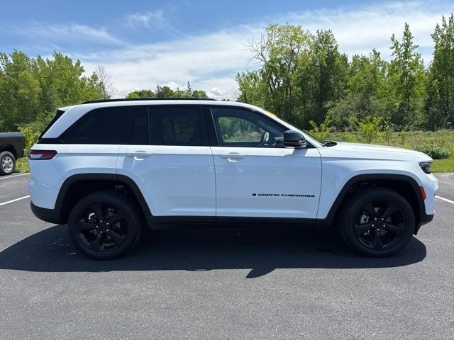 used 2023 Jeep Grand Cherokee car, priced at $33,498