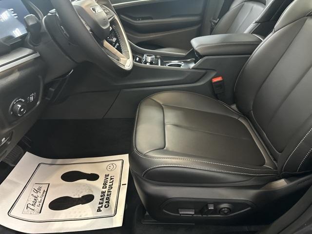 new 2025 Jeep Grand Cherokee car, priced at $45,836