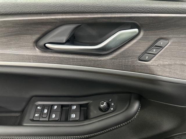 new 2025 Jeep Grand Cherokee car, priced at $45,836