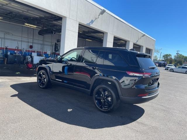 new 2025 Jeep Grand Cherokee car, priced at $53,594