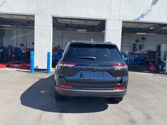 new 2025 Jeep Grand Cherokee car, priced at $53,594