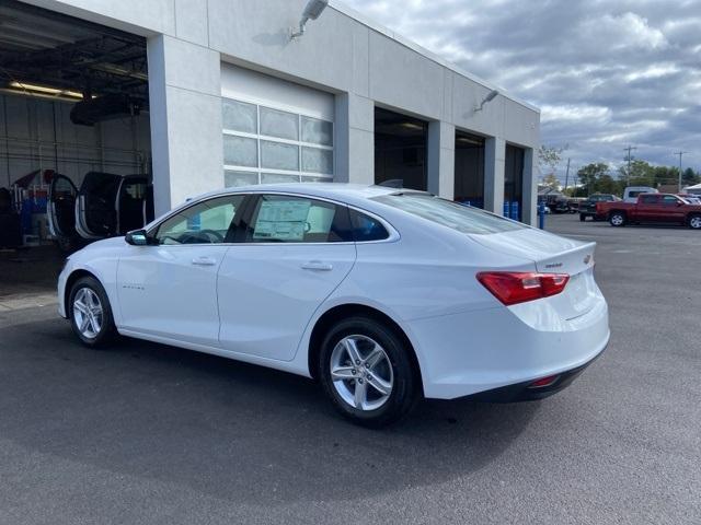 new 2025 Chevrolet Malibu car, priced at $26,820