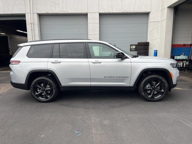 new 2024 Jeep Grand Cherokee L car, priced at $51,174