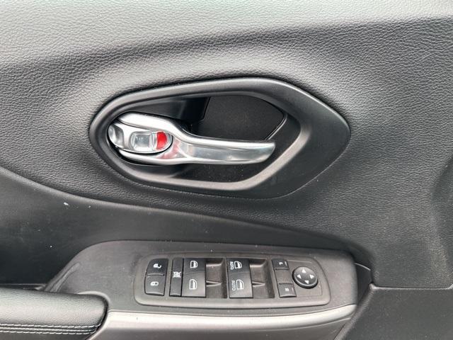 used 2021 Jeep Cherokee car, priced at $18,785
