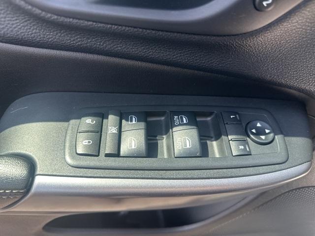 used 2019 Jeep Cherokee car, priced at $17,495