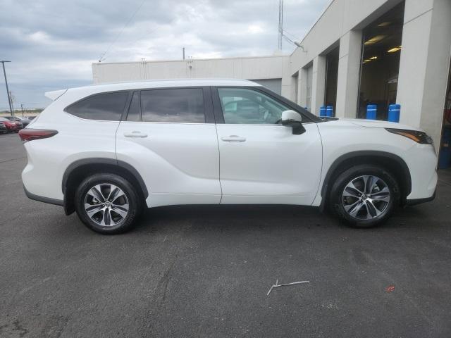 used 2024 Toyota Highlander car, priced at $42,285