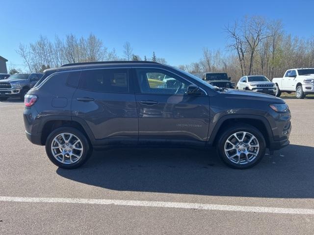 new 2024 Jeep Compass car, priced at $29,992