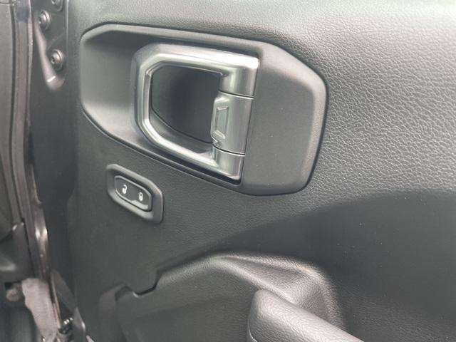 new 2025 Jeep Wrangler car, priced at $52,580