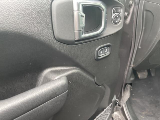 new 2025 Jeep Wrangler car, priced at $52,580
