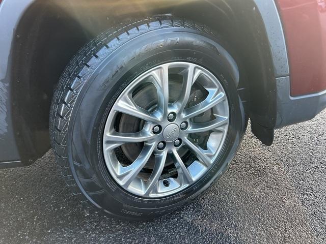 used 2020 Jeep Cherokee car, priced at $17,585