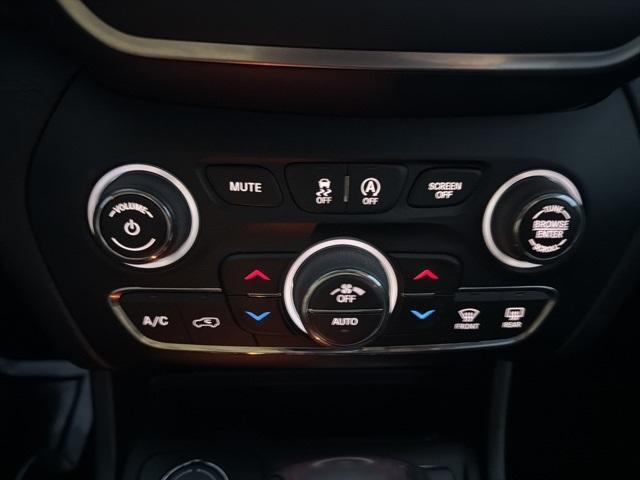 used 2022 Jeep Cherokee car, priced at $25,498