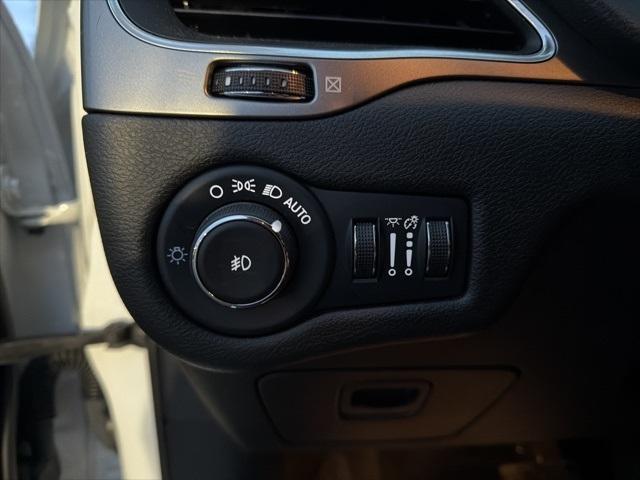 used 2022 Jeep Cherokee car, priced at $25,498