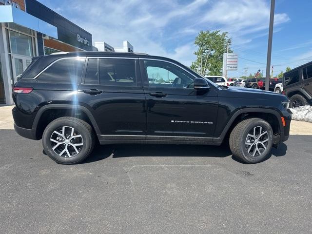 new 2025 Jeep Grand Cherokee car, priced at $43,681