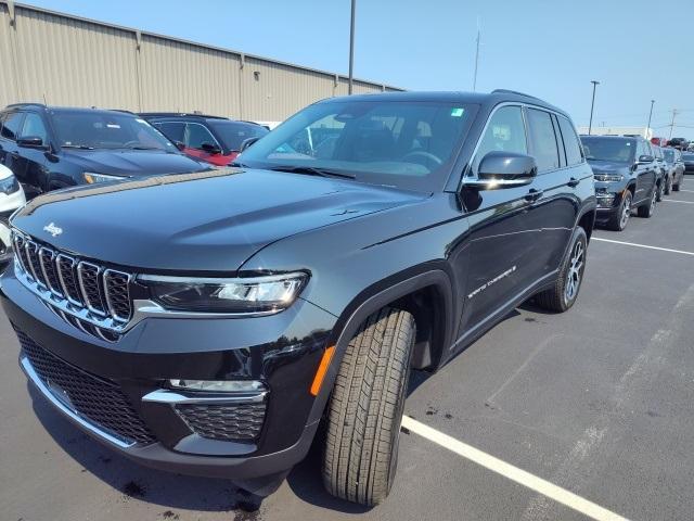 new 2024 Jeep Grand Cherokee car, priced at $43,986