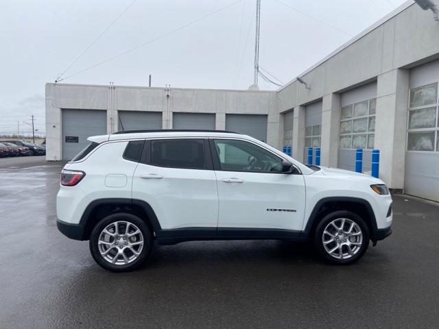 new 2024 Jeep Compass car, priced at $29,427