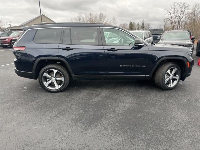 new 2024 Jeep Grand Cherokee L car, priced at $45,442